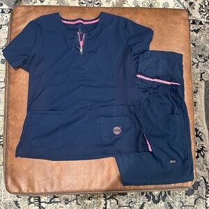 XL Tall Navy Women’s Koi Lite Scrub Set
